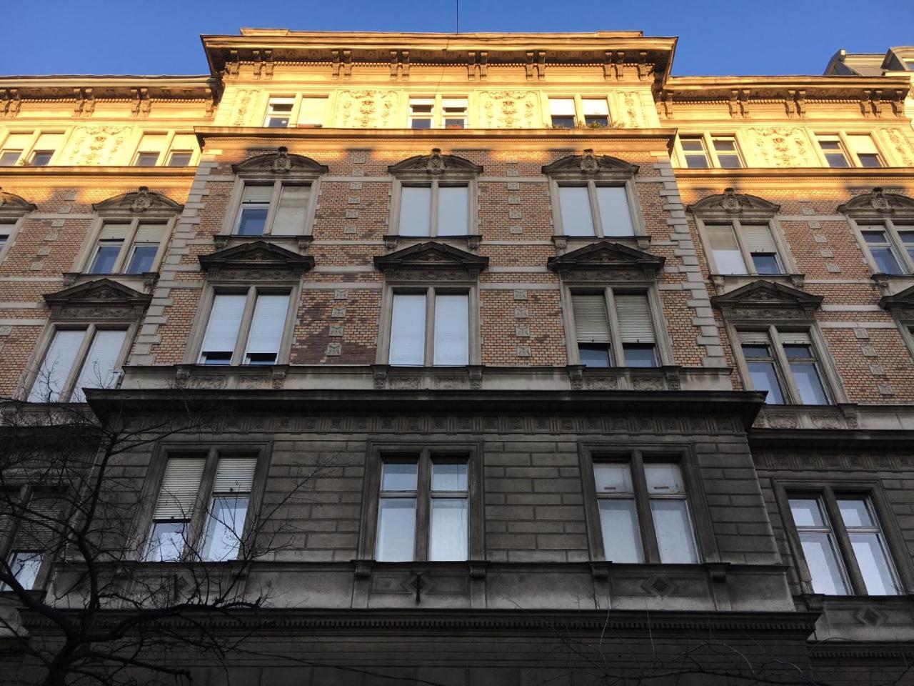 Luxus Design Elisabeth Apartment In The Center Budapest Luaran gambar