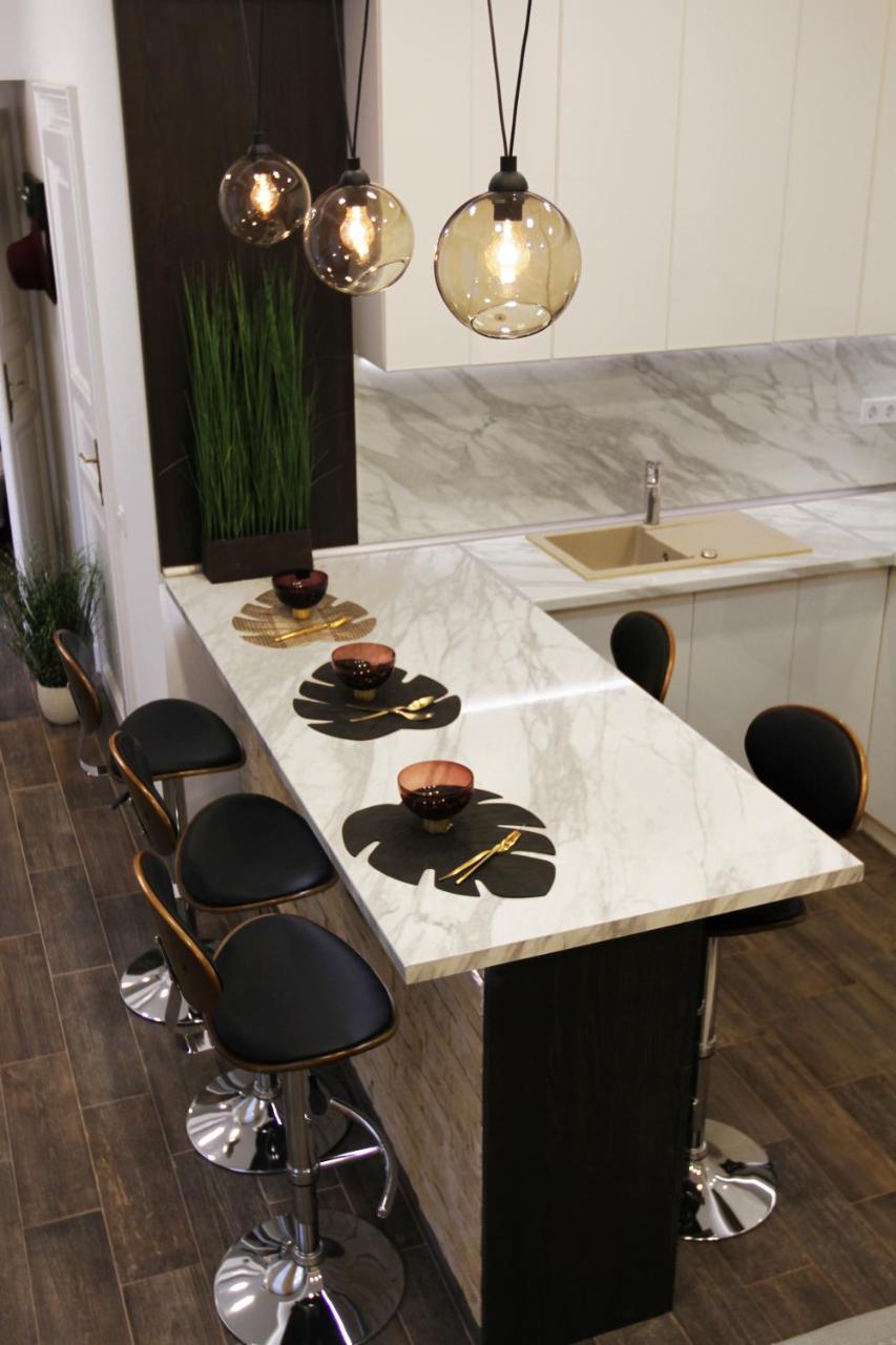 Luxus Design Elisabeth Apartment In The Center Budapest Luaran gambar